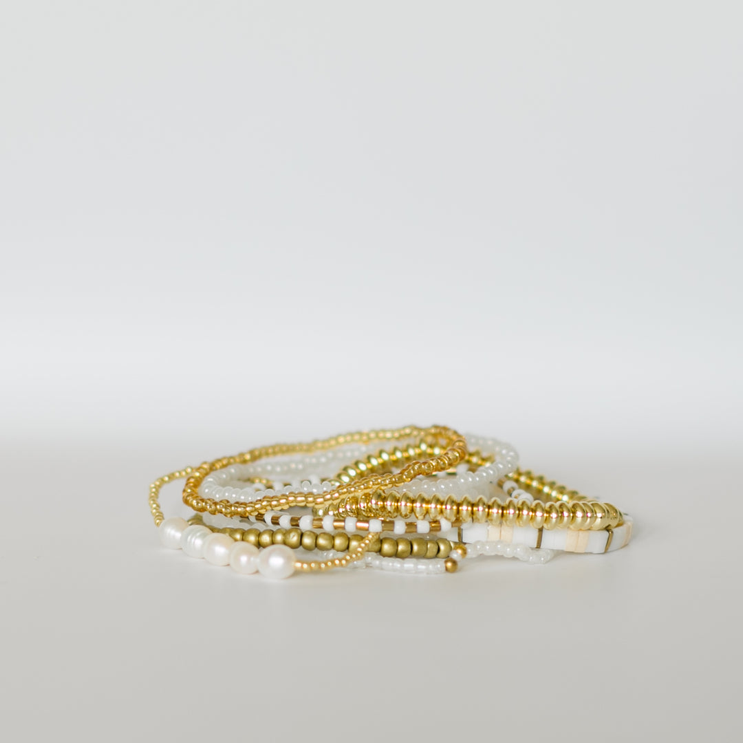 GOLDEN GLOW BRACELET STACK
